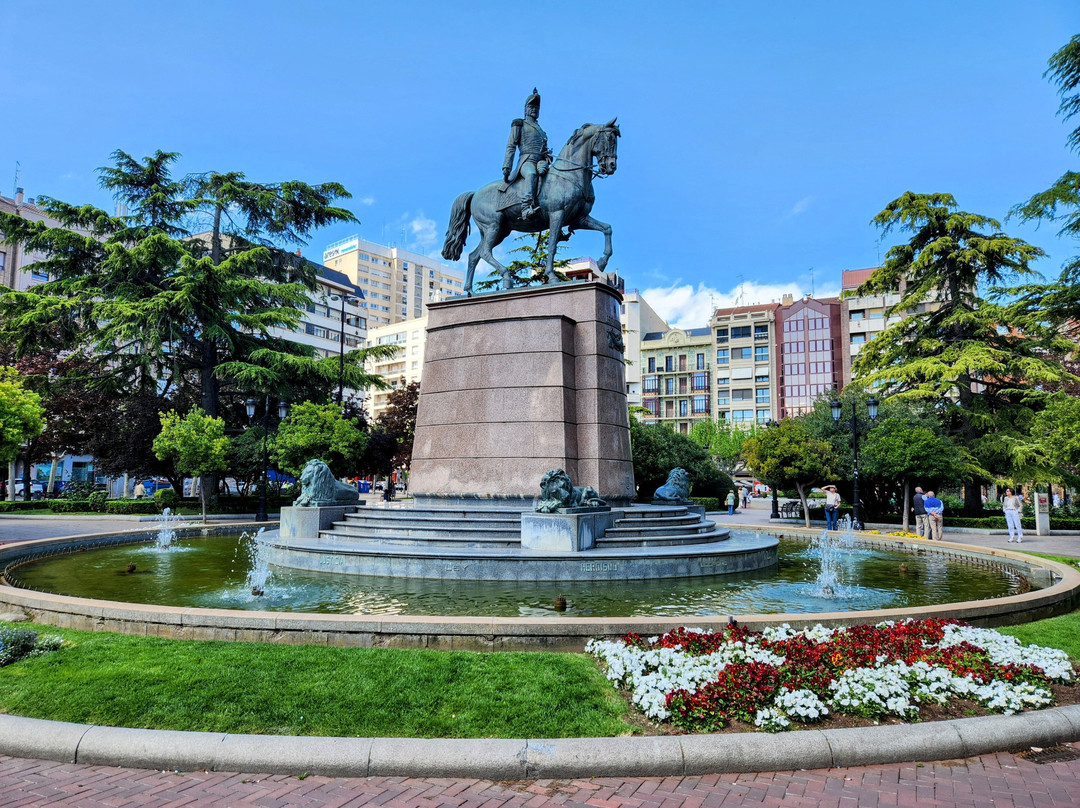 Paseo del Espolon-洛格罗尼奥必去景点