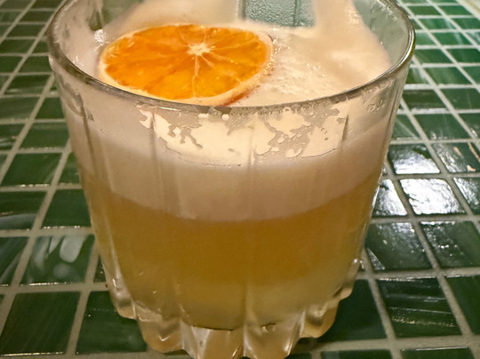 Mango Lounge-阿尔库迪亚港必去景点