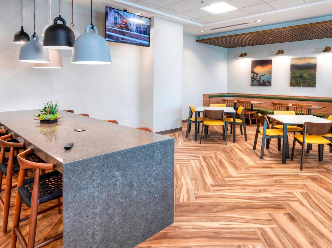 Fairfield Inn & Suites Ottawa Airport