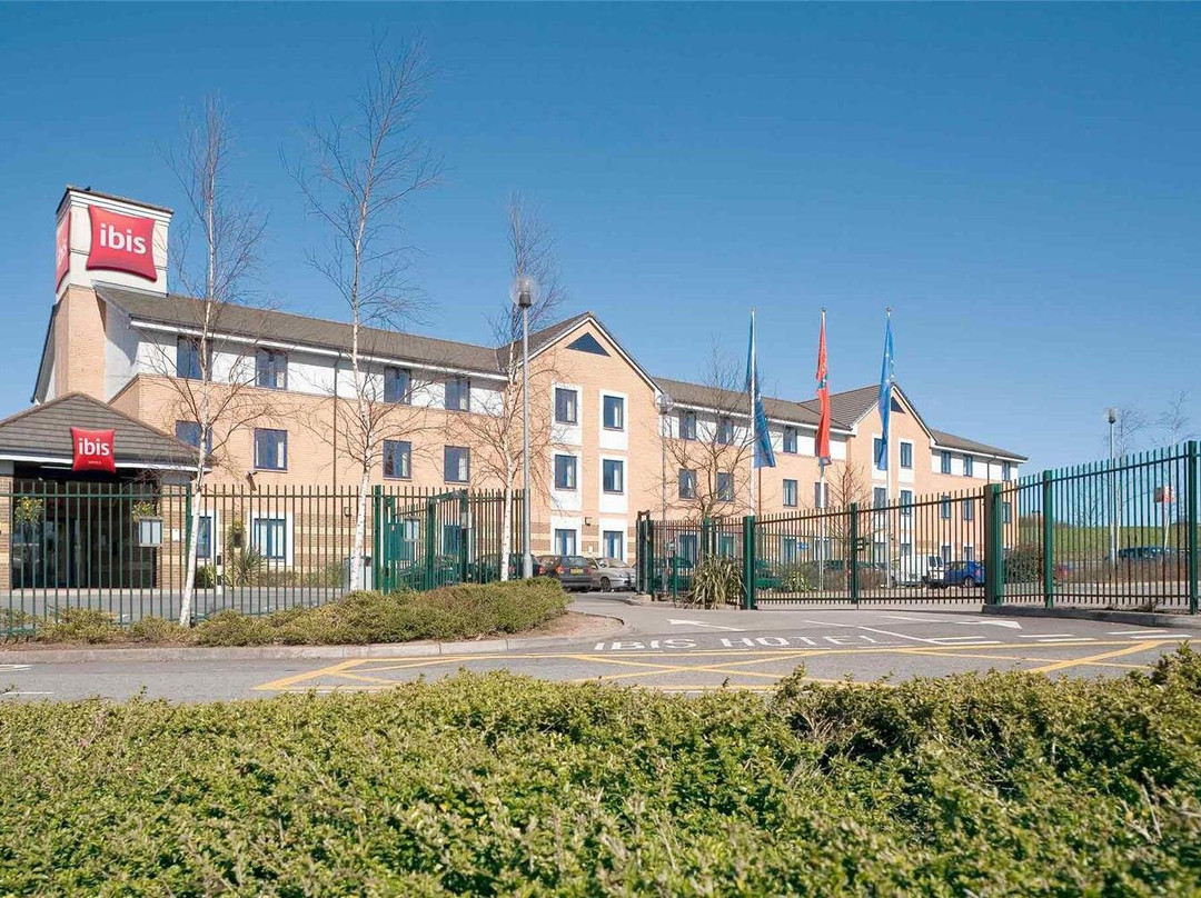 宜必思加的夫门酒店 - 国际商业园店主图