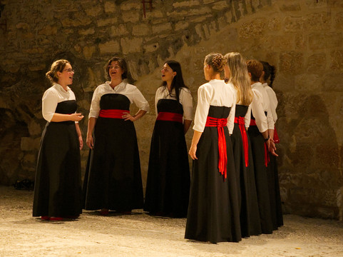 Moreska Sword Dancing-科尔丘拉镇必去景点