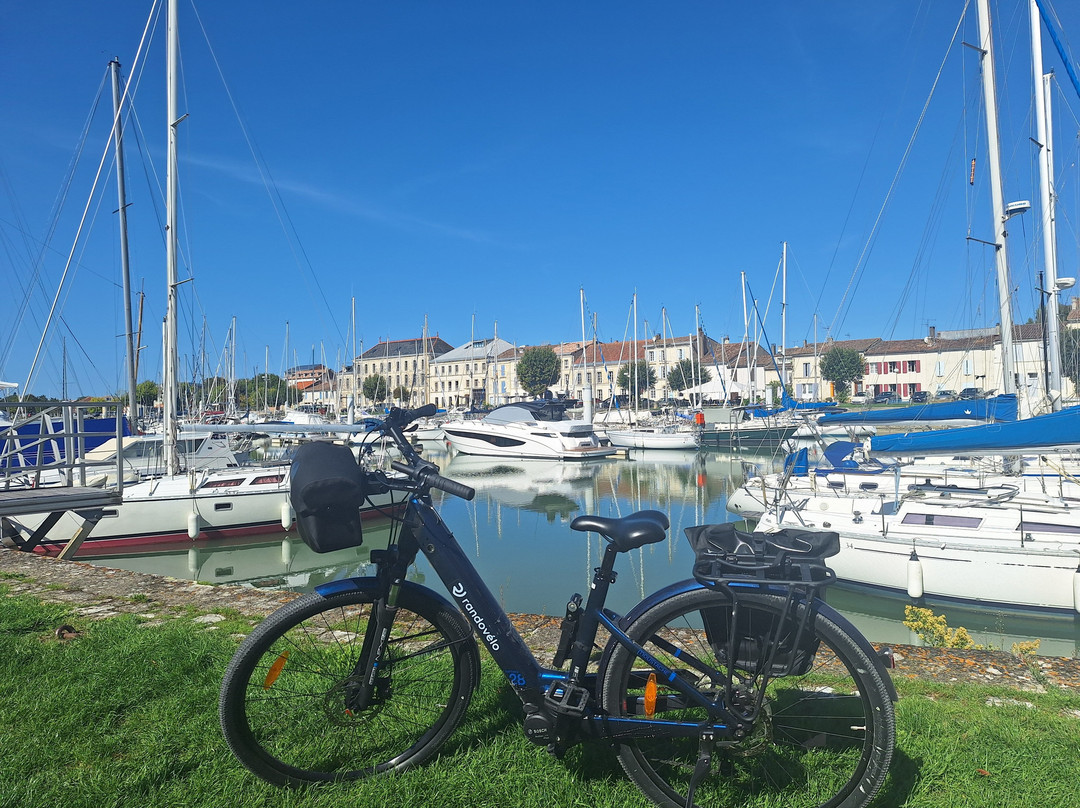 Pont Transbordeur - Maison du Transbordeur-罗什福尔必去景点