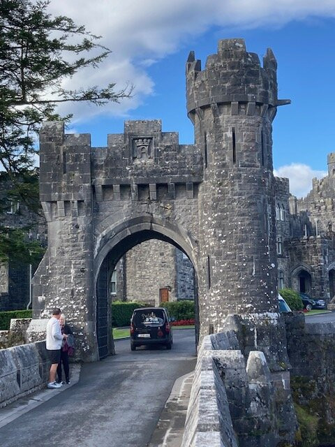 Corporate Cars Galway Chauffeurs-戈尔韦必去景点