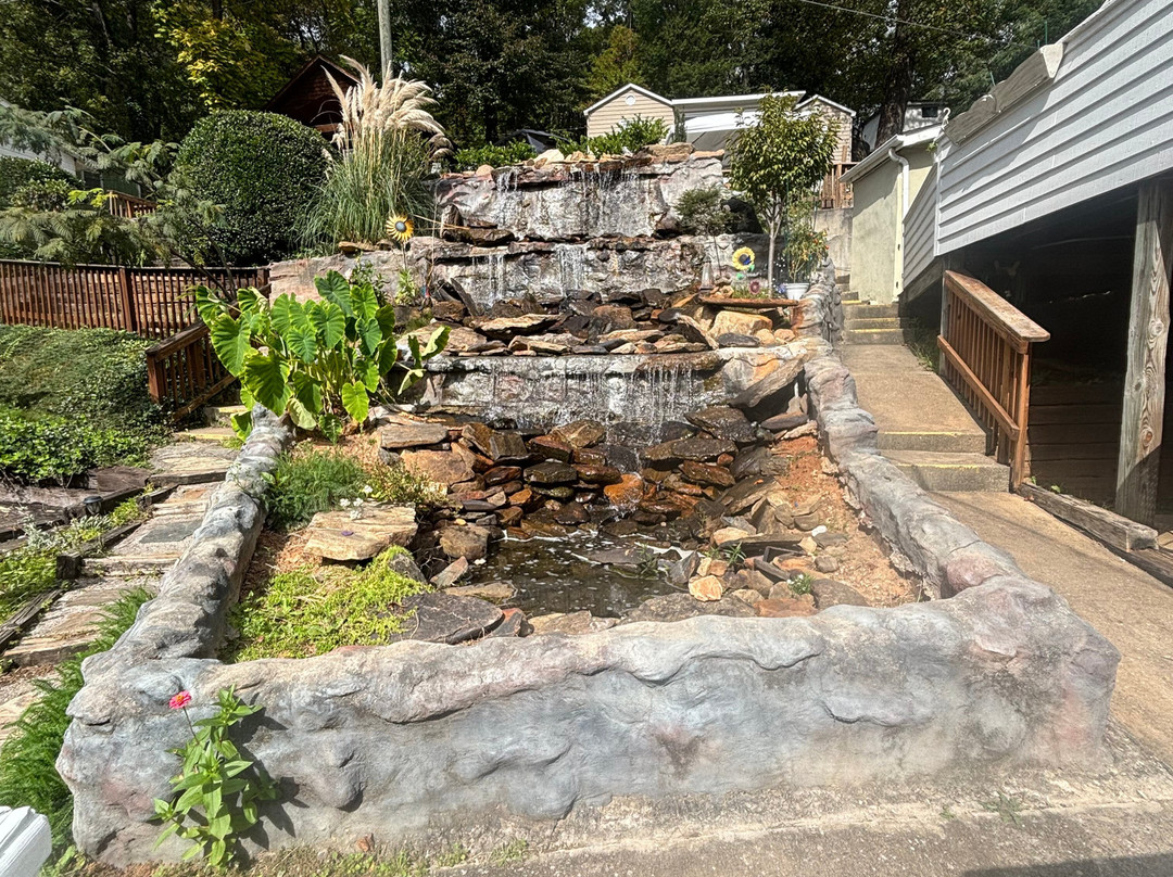 Chimney Rock Inn主图