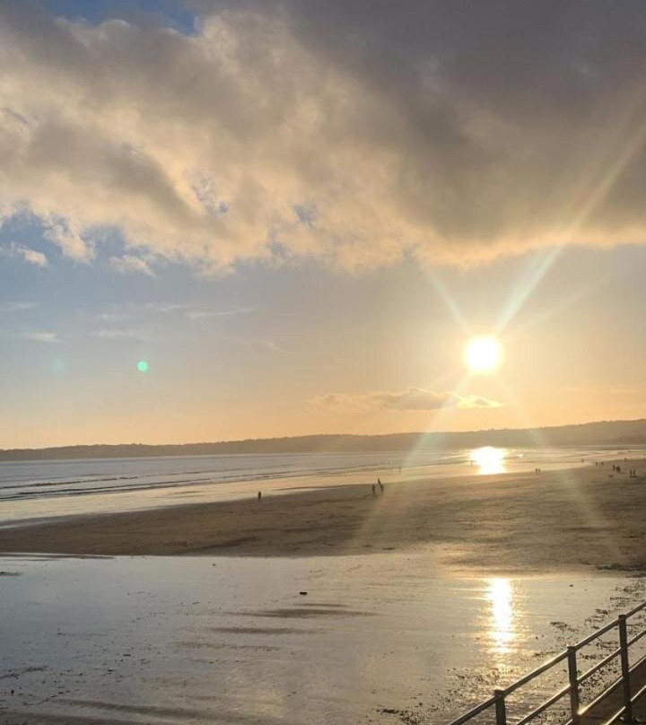 The Seaview Lodge