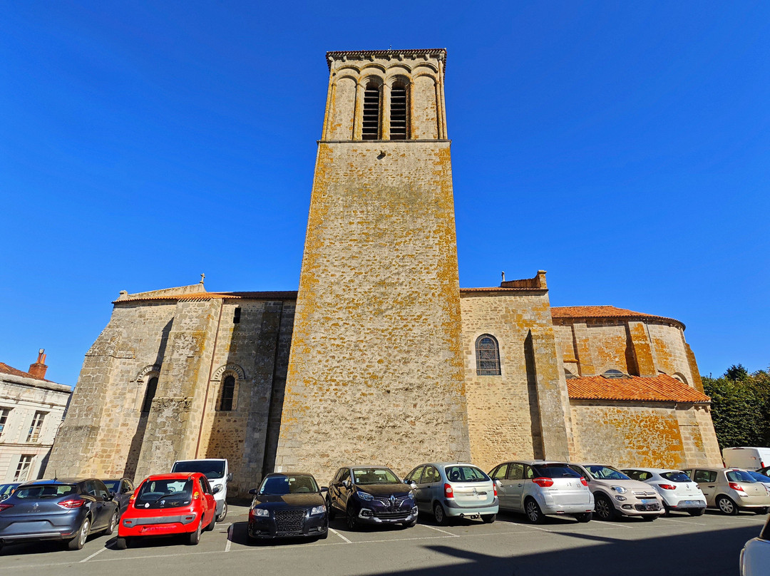 Eglise Sainte-Croix-Parthenay必去景点
