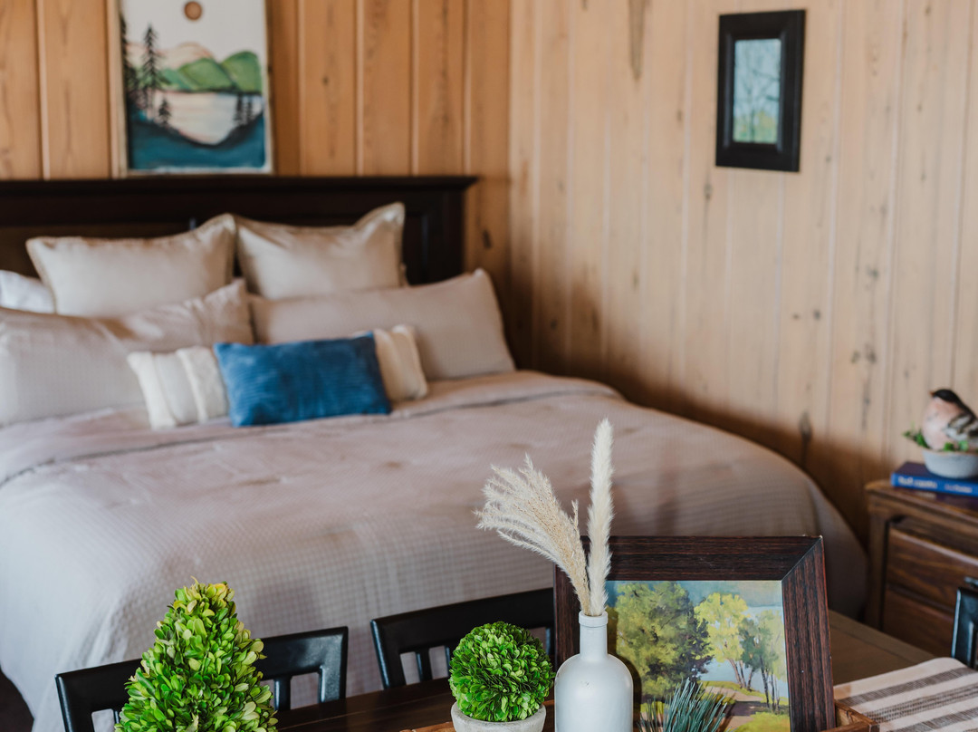 Happy Hollow Resort主图