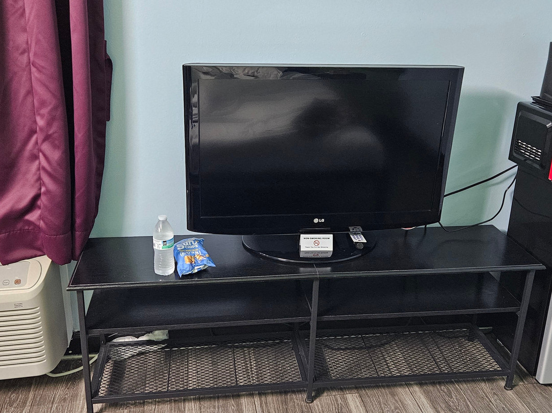 Travel Inn & Suites主图