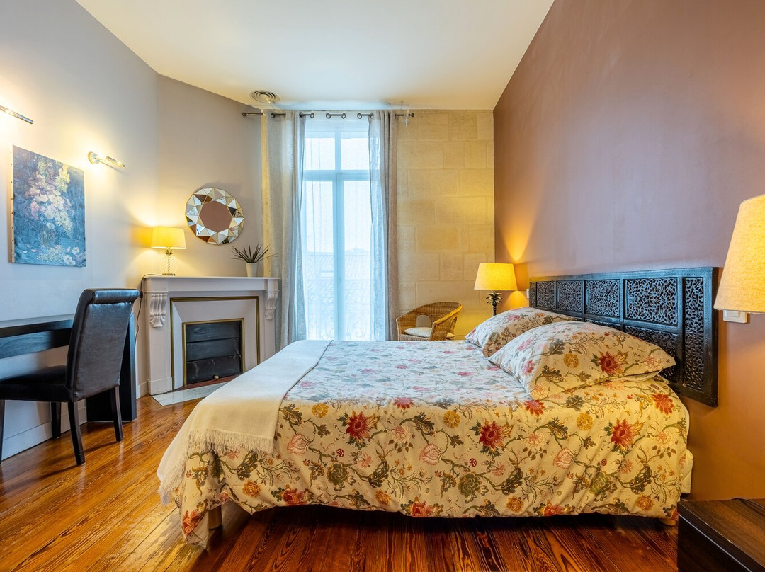 拉浩特蒙田酒店主图