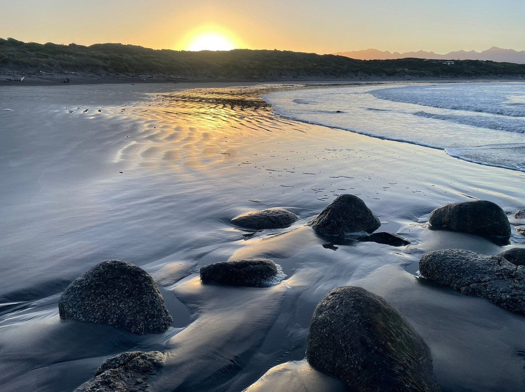 The Bay House Beachfront Accommodation主图