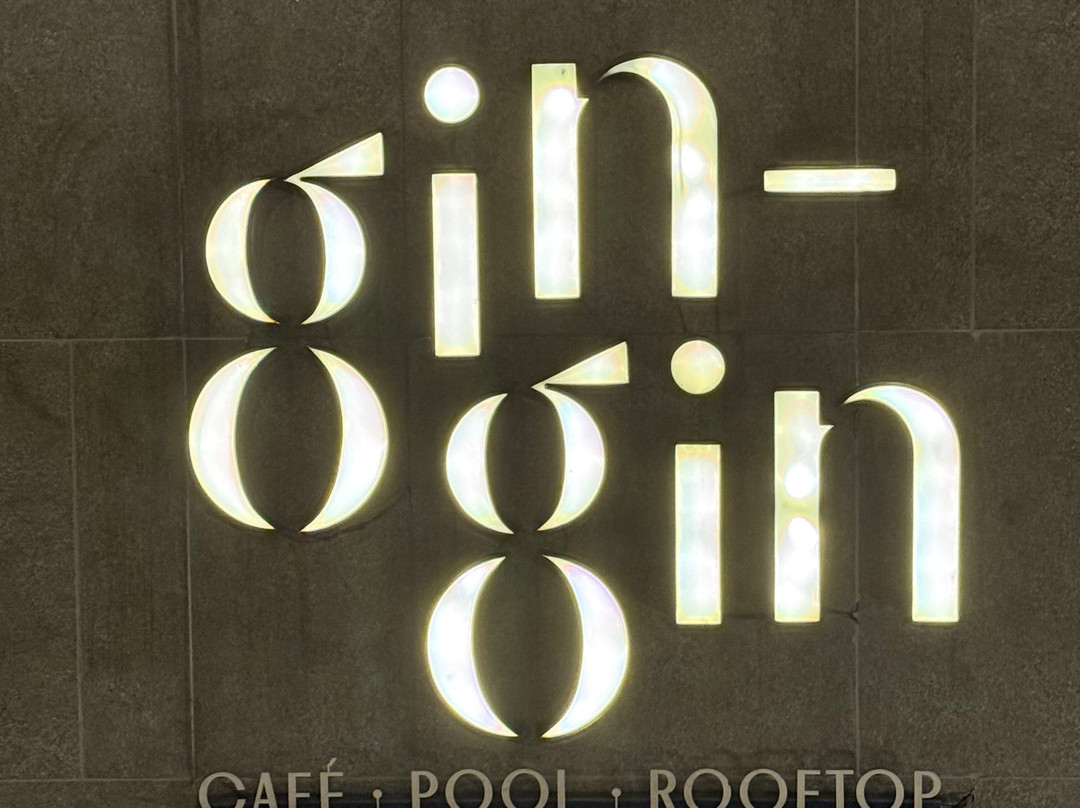 Ascent Hotel & Cafe Malang主图