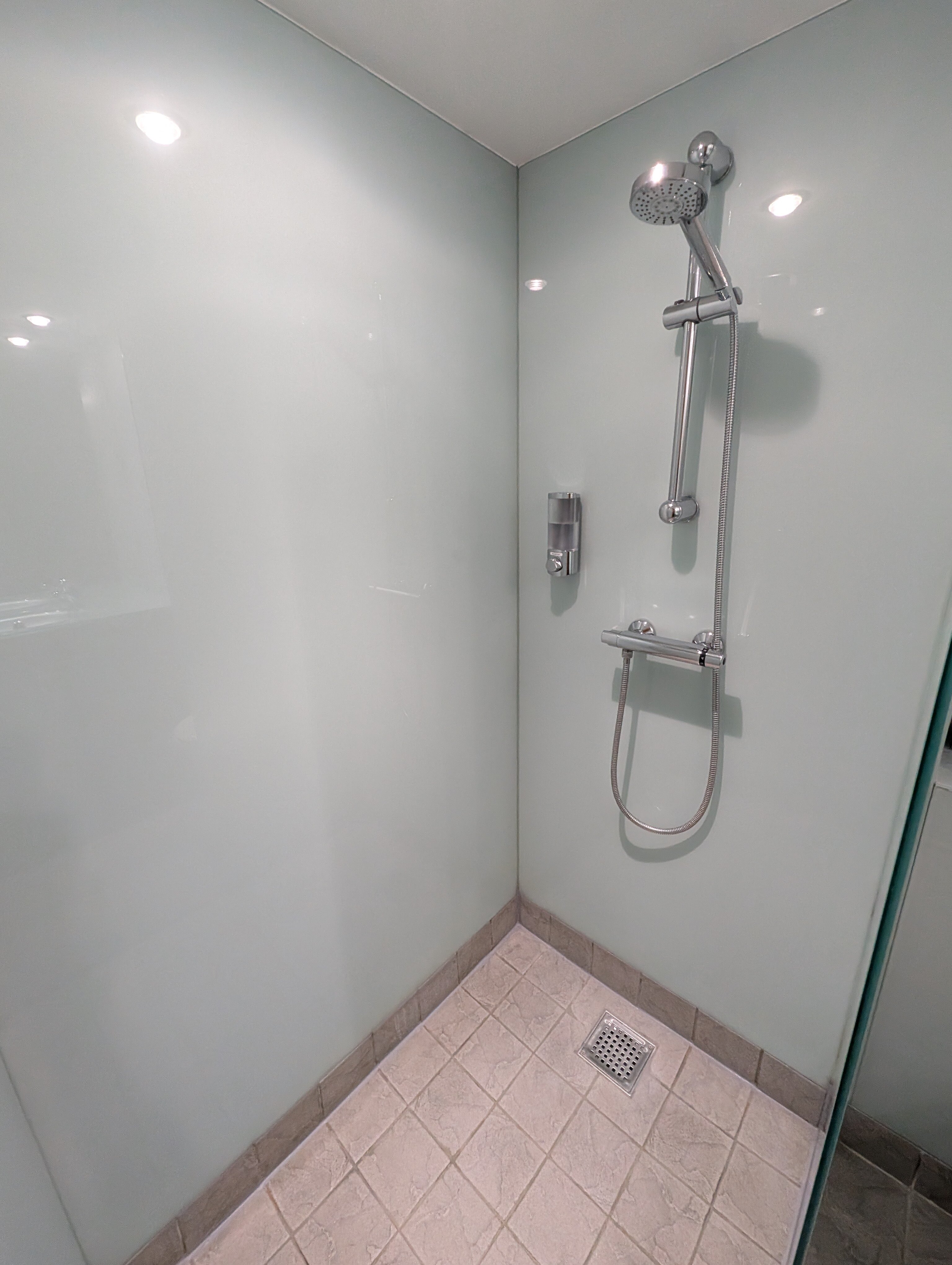 莱特肯尼登站楼酒店-浴室