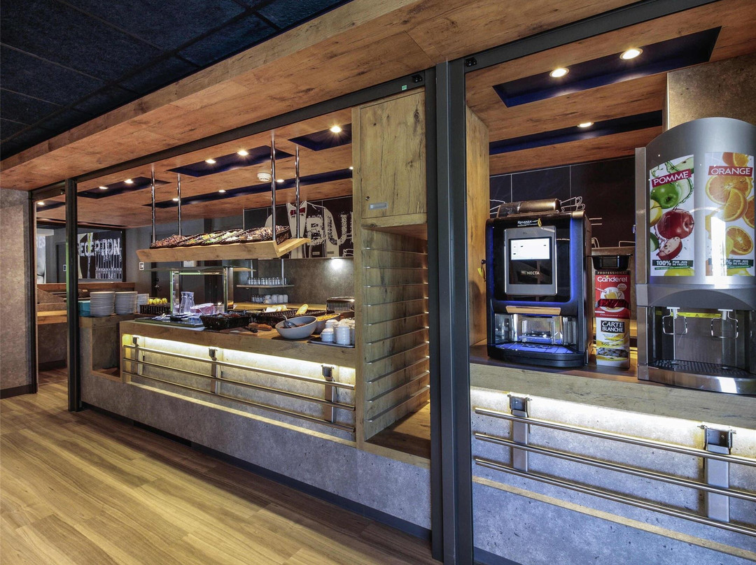 宜必思快捷卡奥尔酒店主图