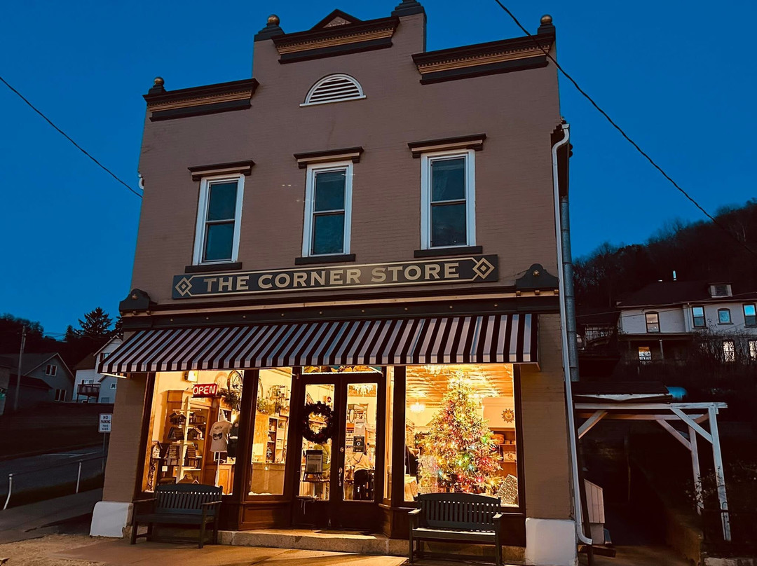 The Corner Store: Soda Fountain & Gifts