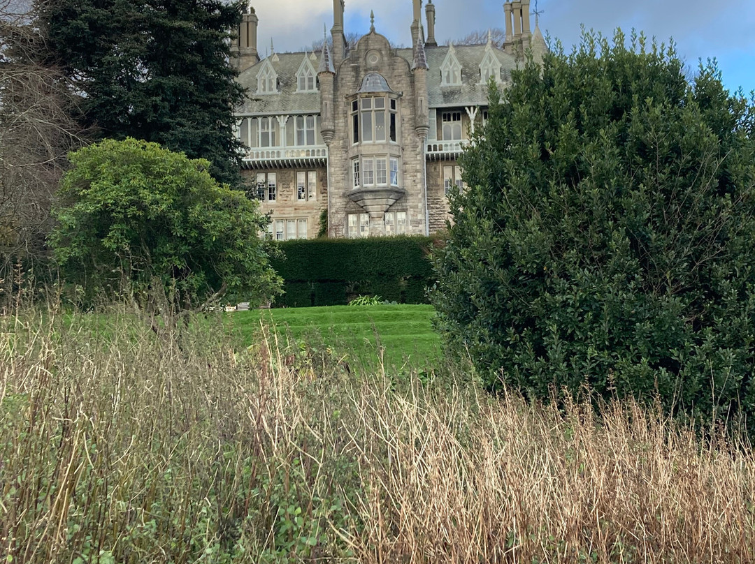 瑞安法城堡酒店主图