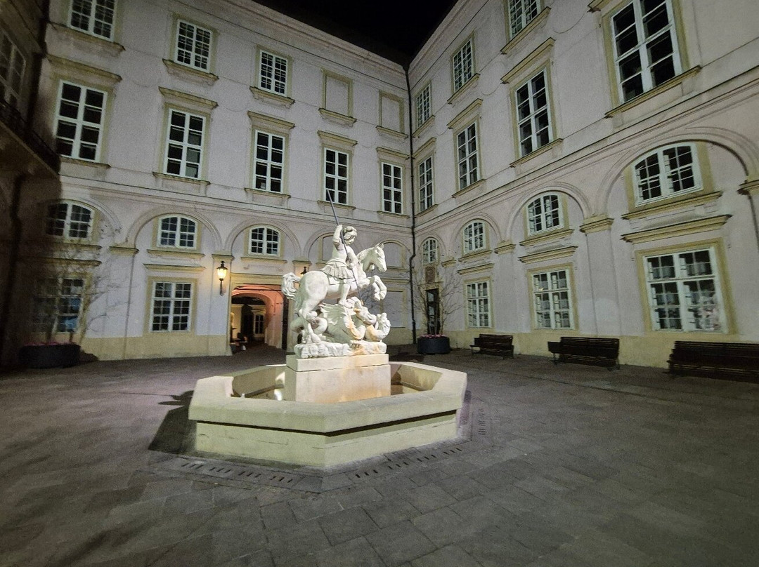 Primates' Palace-布拉迪斯拉发必去景点