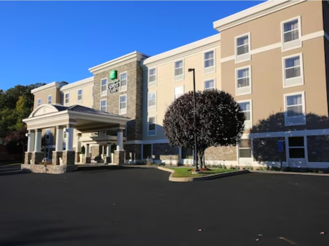 Holiday Inn Express & Suites Danbury - I-84 By IHG主图