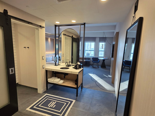 Glass Light Hotel & Gallery, Autograph Collection主图