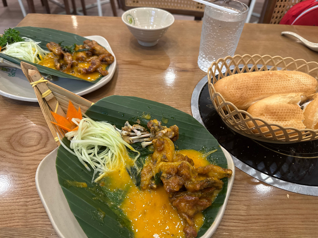 Ech Xanh Restaurant - Song Hanh