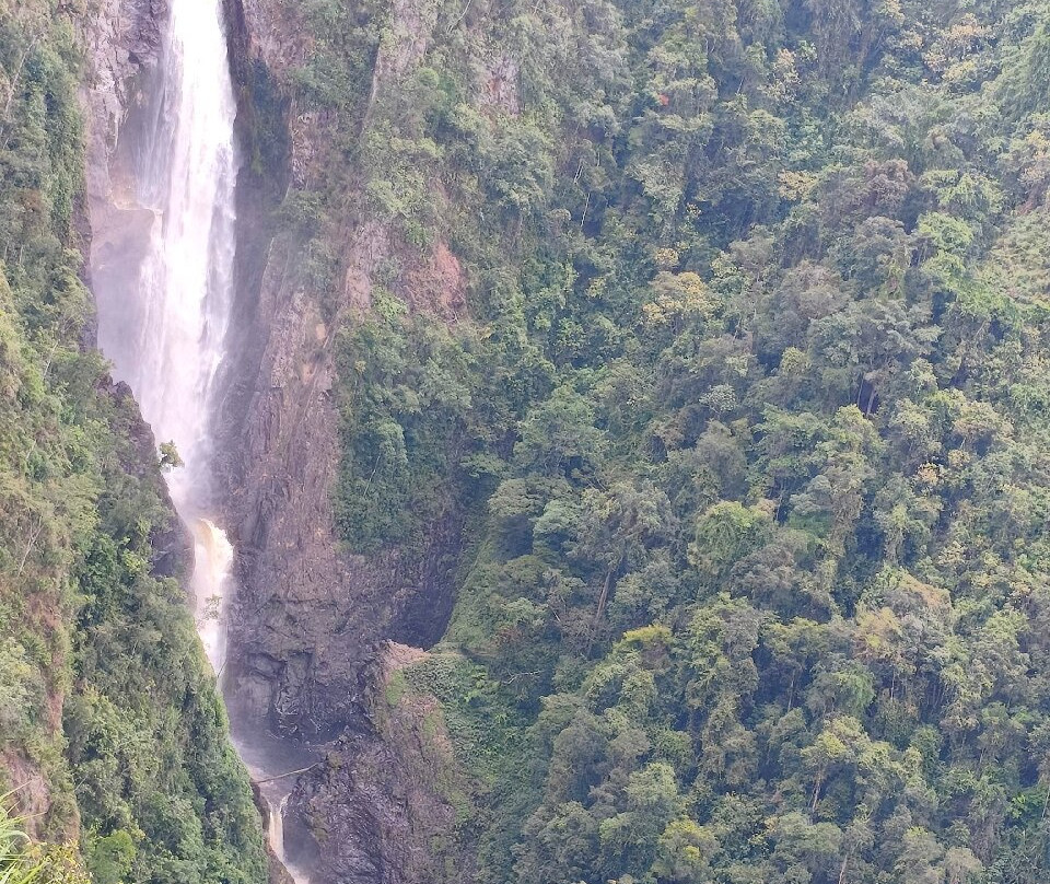 Salto de Bordones-Isnos必去景点