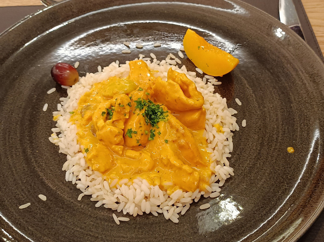 伊甸园酒店主图