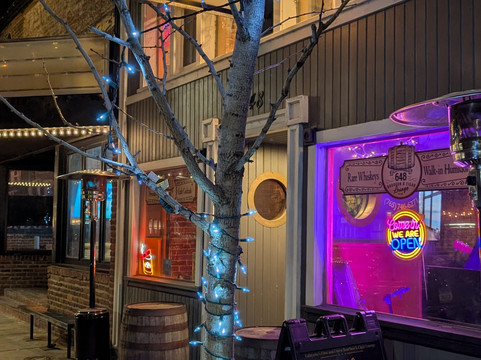 648 Bourbon & Cigar Lounge主图