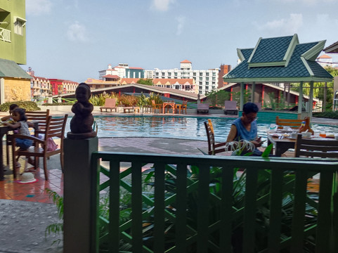 芭堤雅普法亚度假酒店主图