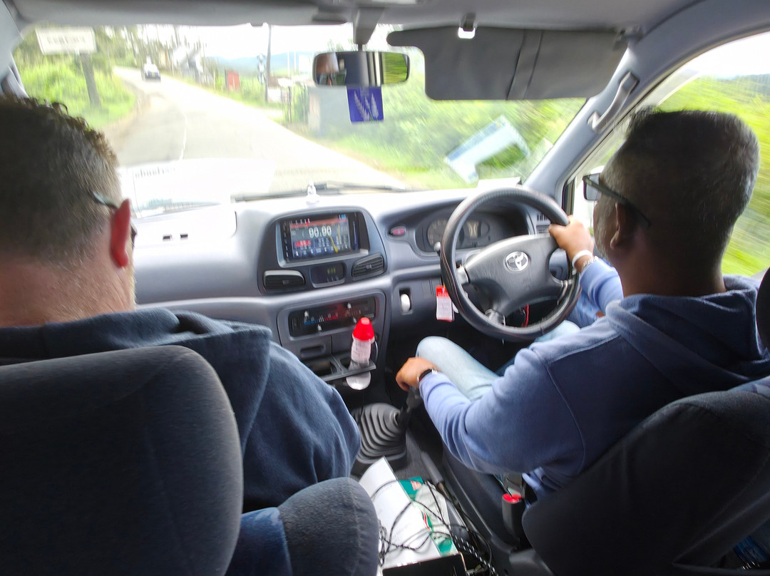 Chauffeur Guide Francophone au Sri Lanka 🇱🇰 (Yohan) Sense Of Lanka Travel-康提必去景点