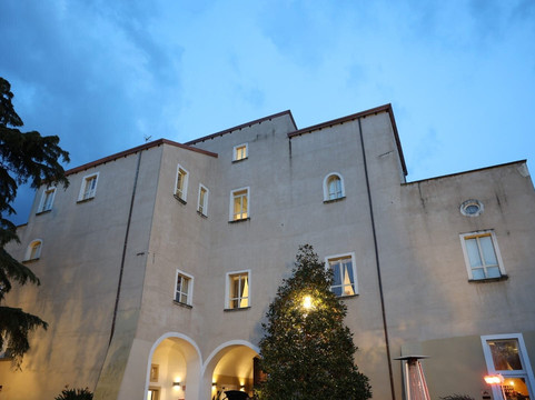 维拉布昂纳诺酒店主图