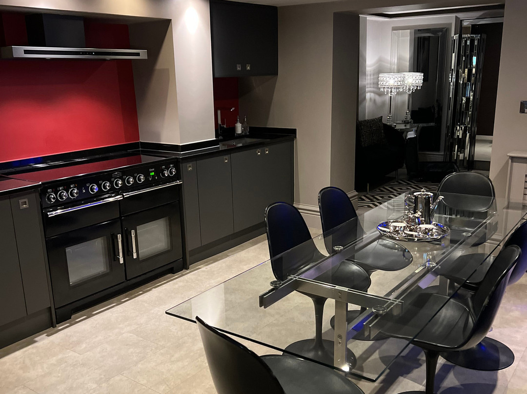 广场联排别墅酒店主图