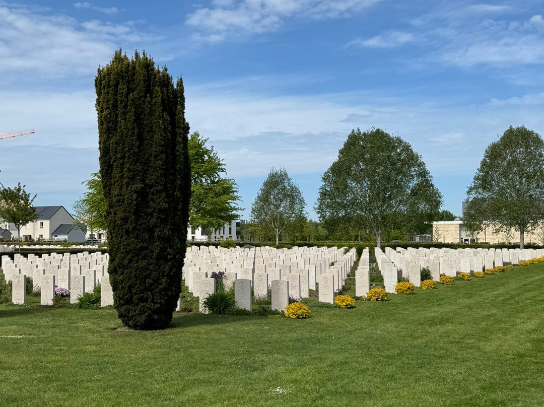 Bayeux War Cemetery-巴约必去景点