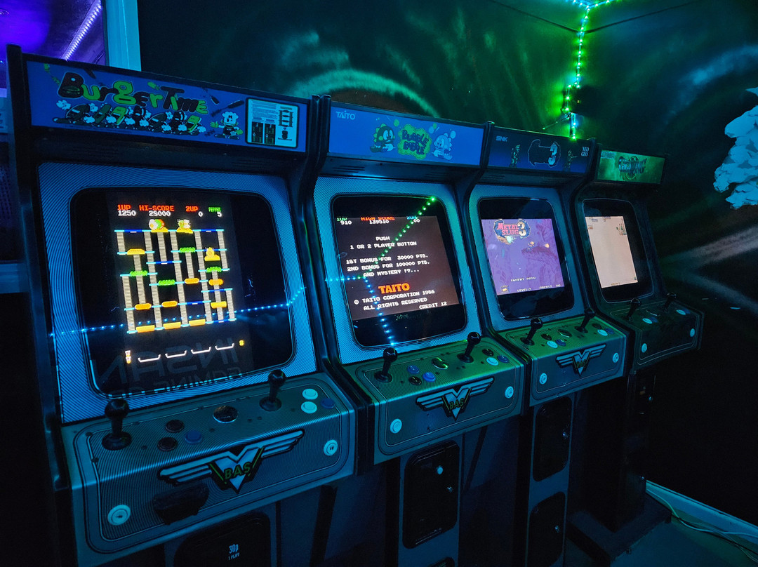 Insanity Gaming Arcade-普尔必去景点