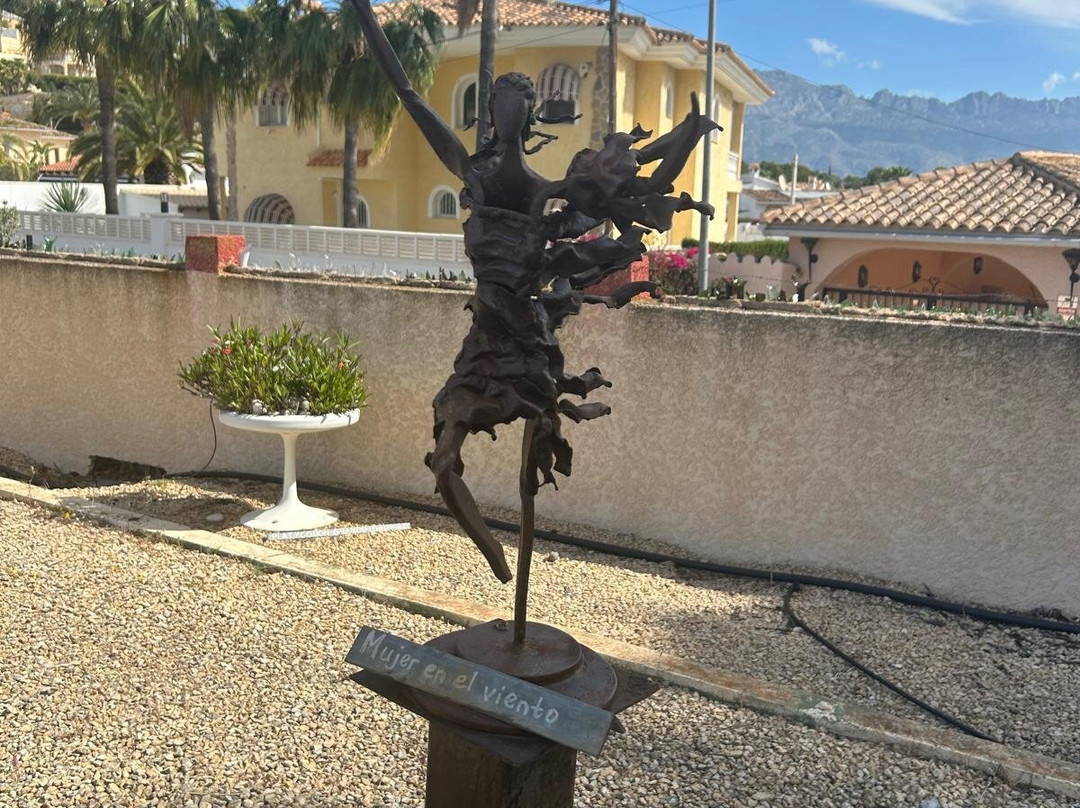 Klein Schreuder Sculpture Garden-L'Alfas del Pi必去景点