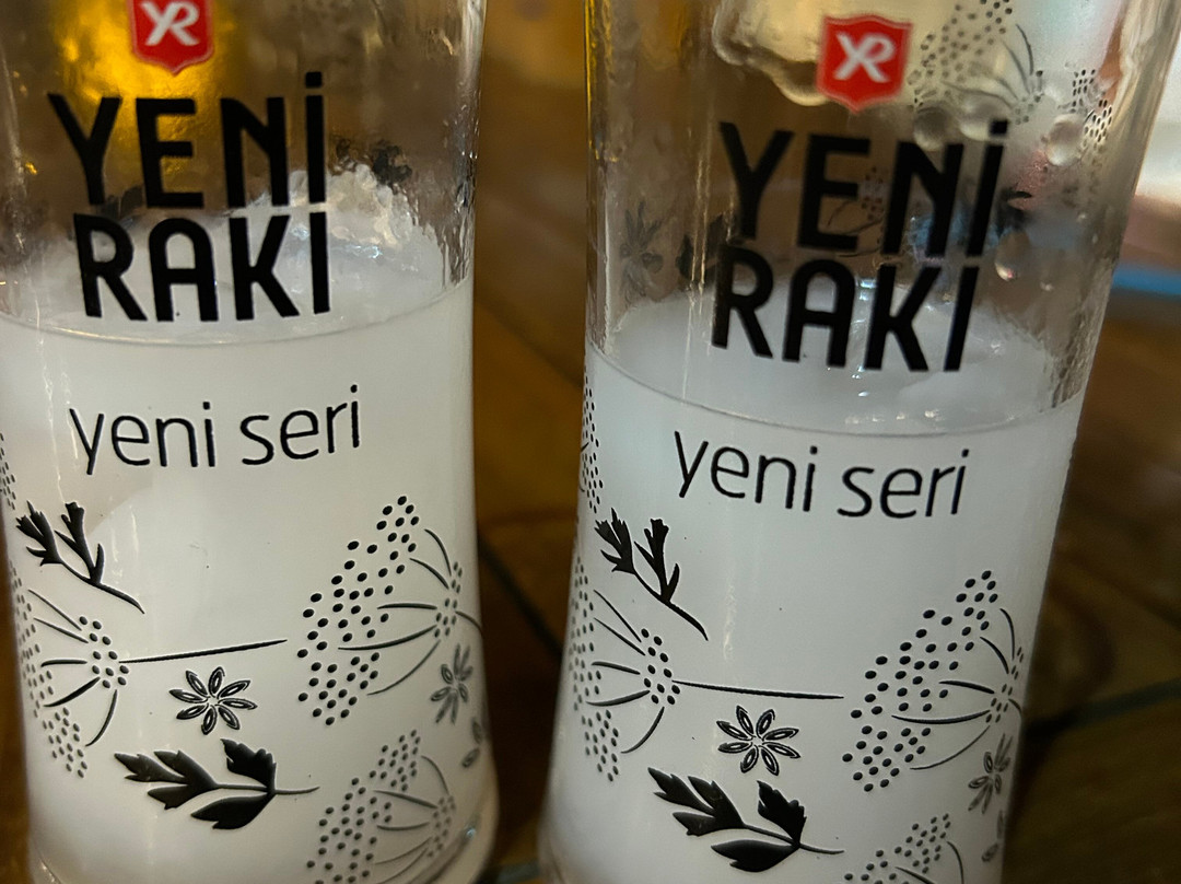 金岩石海滩酒店主图