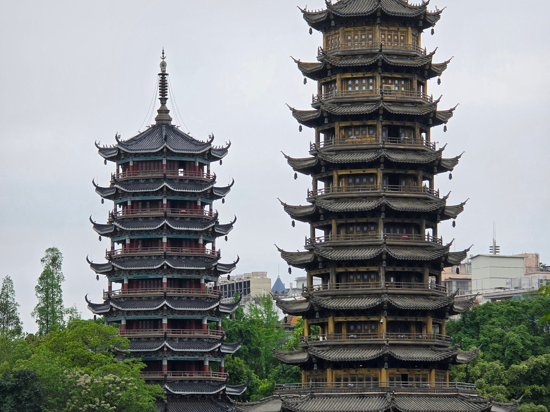日月塔-桂林市必去景点