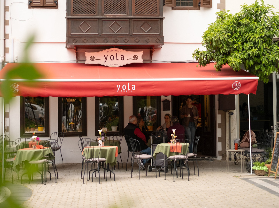 Yola Dünya Boutique & Cafe