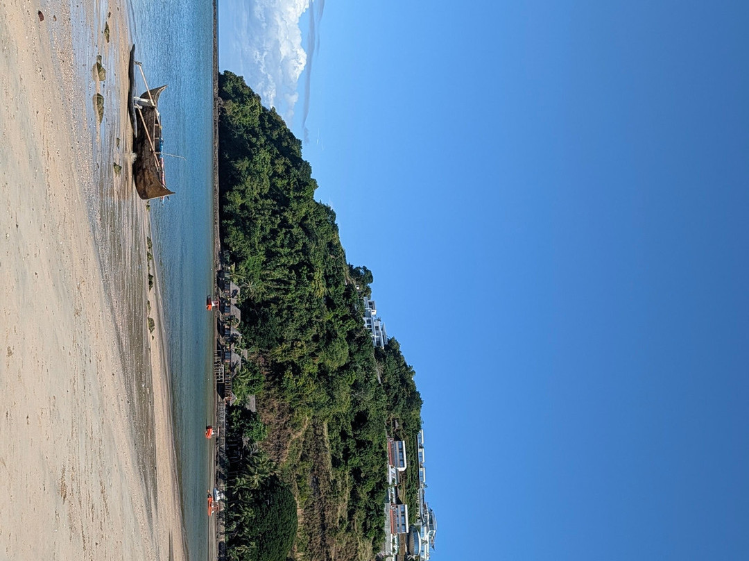 皇家海滩酒店主图