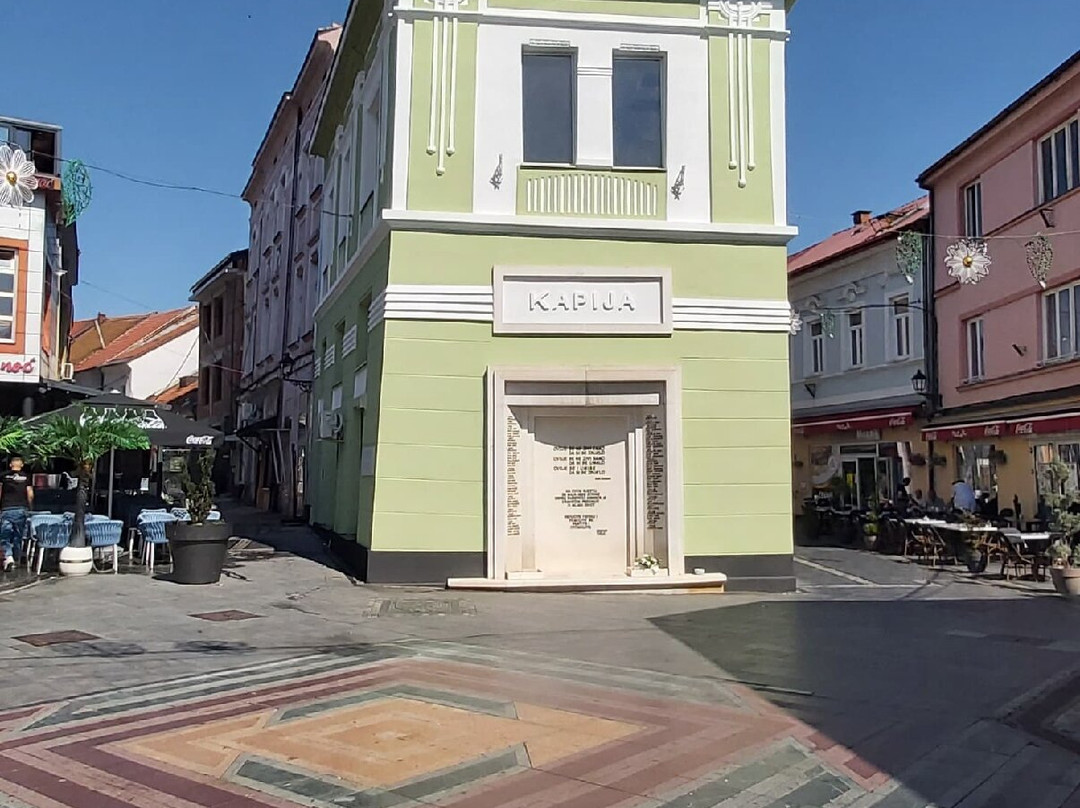 Tuzla Massacre Memorial - Kapija-图兹拉必去景点