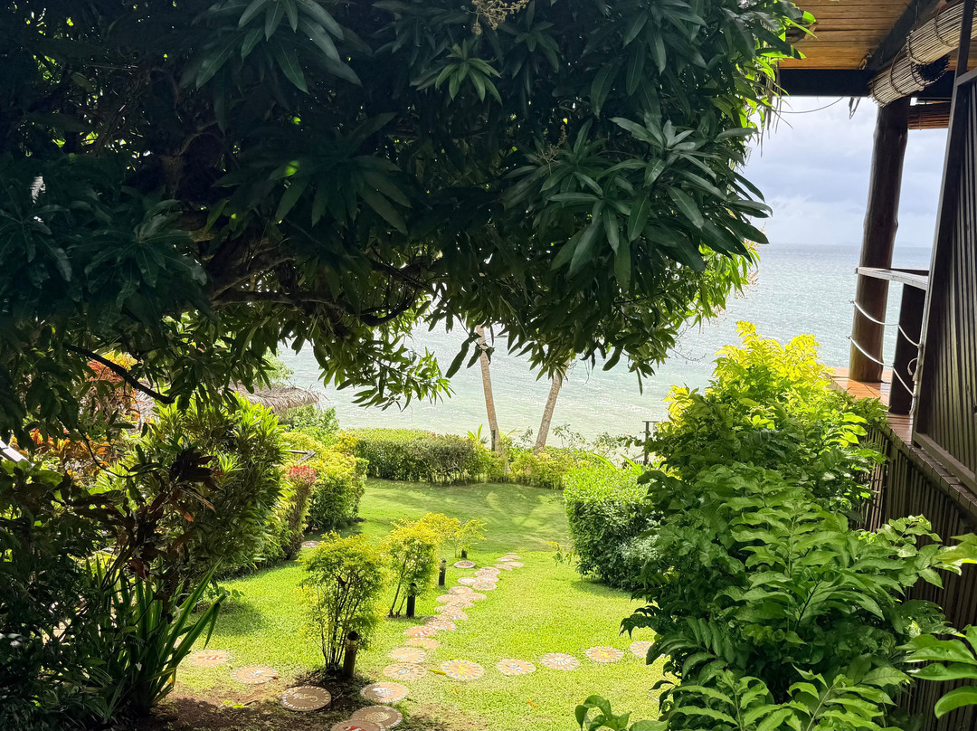 椰林海滨小屋度假村主图