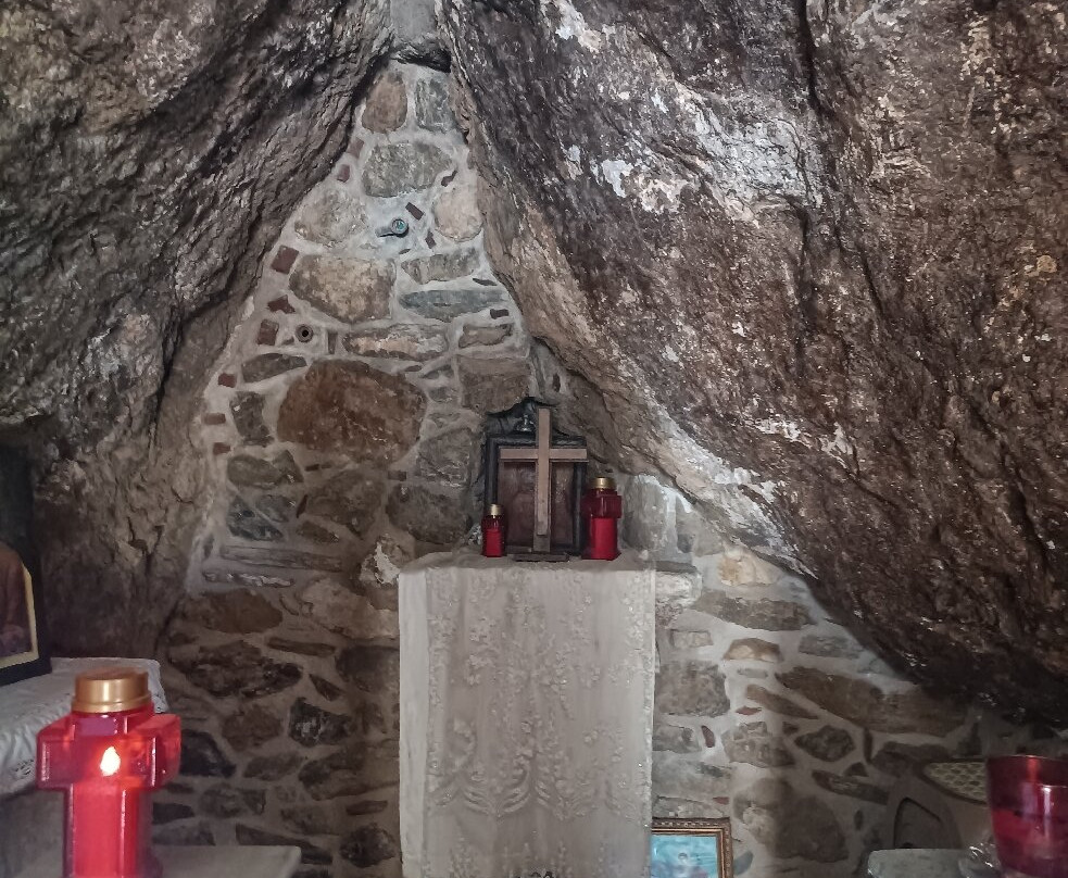 Panagia Kavouradena-Xirokampos必去景点