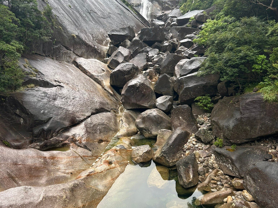 Sempiro Falls-屋久岛町必去景点