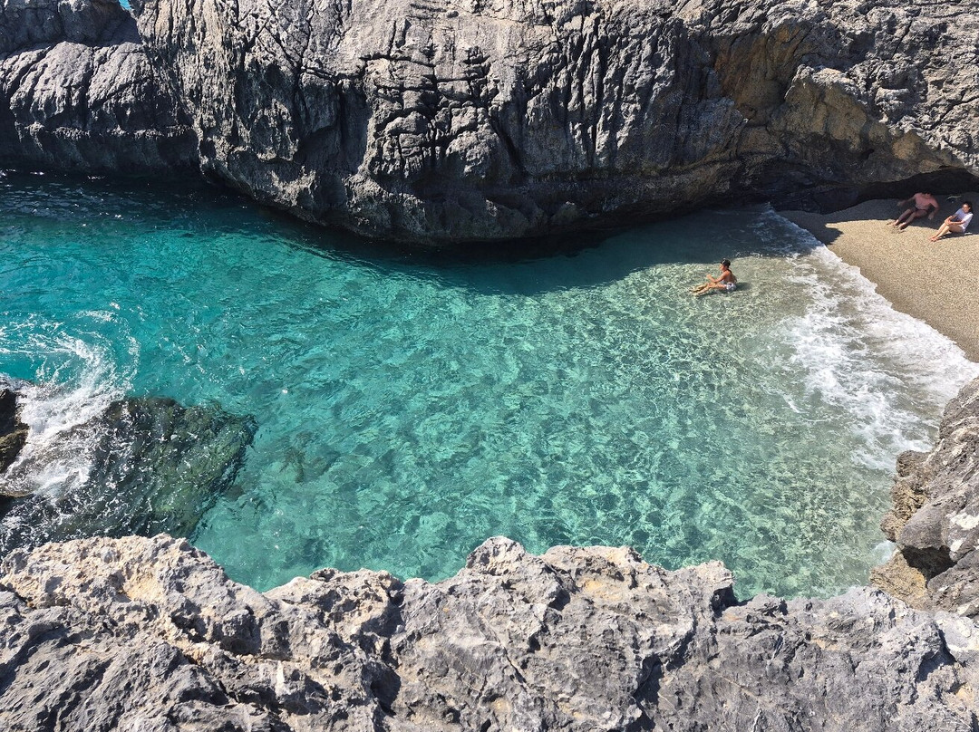 Ammoudaki Beach-Ammoudi必去景点