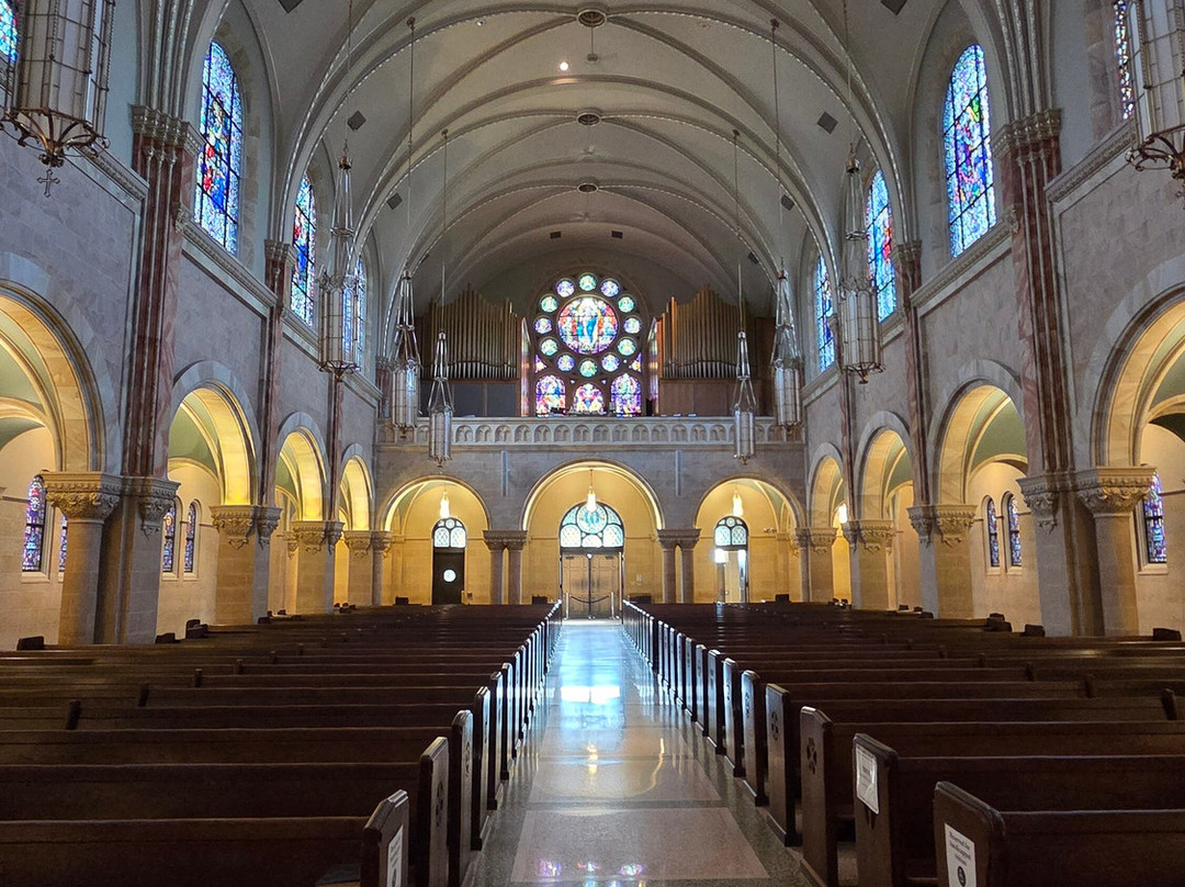 Basilica and National Shrine of Mary Help of Christians at Holy Hill-Hubertus必去景点