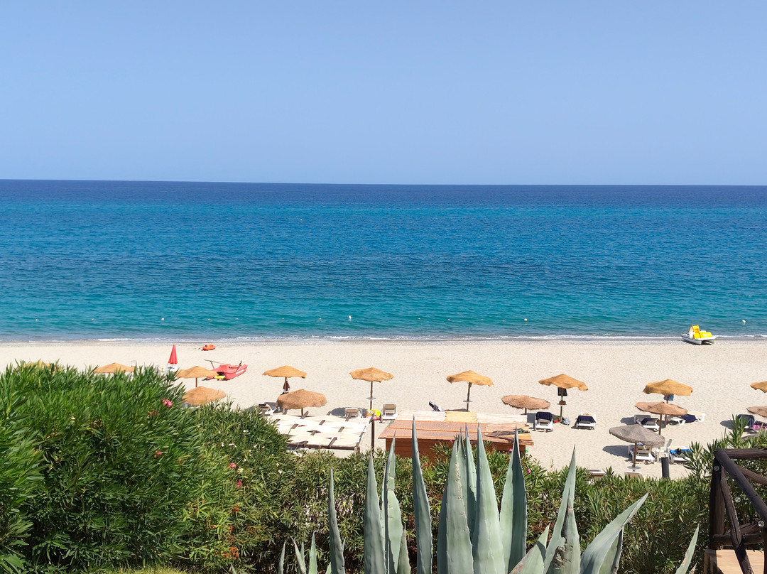 Calalandrusa Beach Resort主图