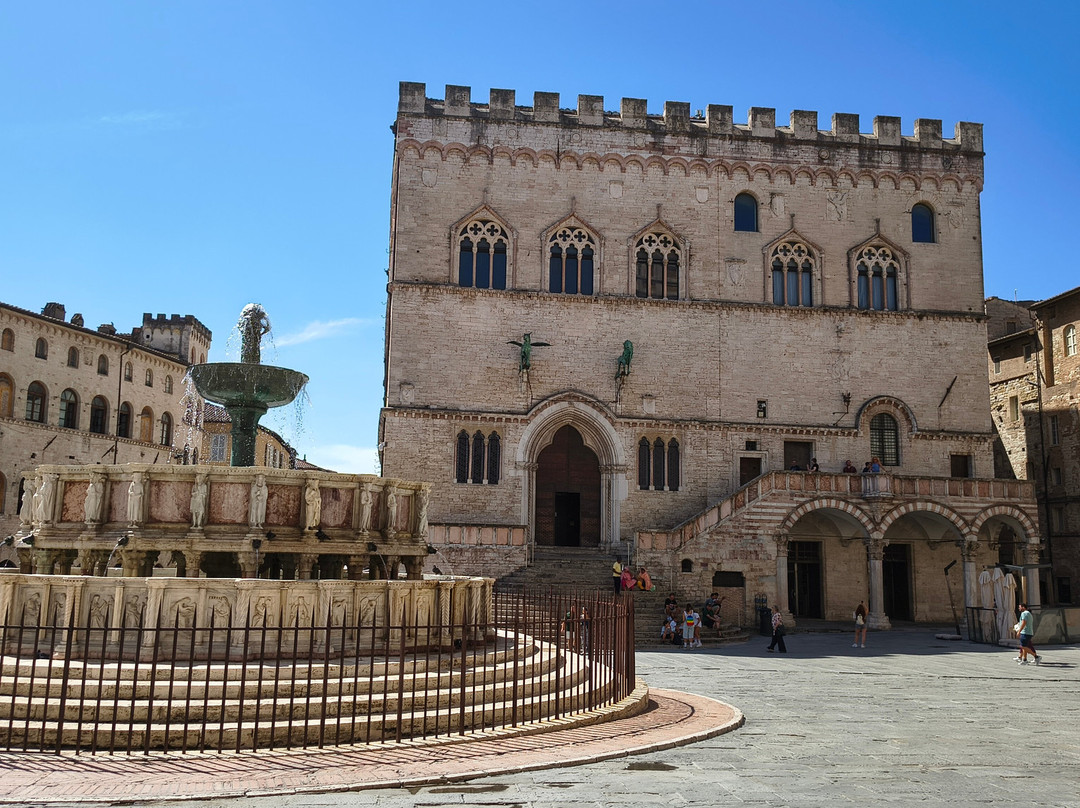 Piazza IV Novembre-佩鲁贾必去景点