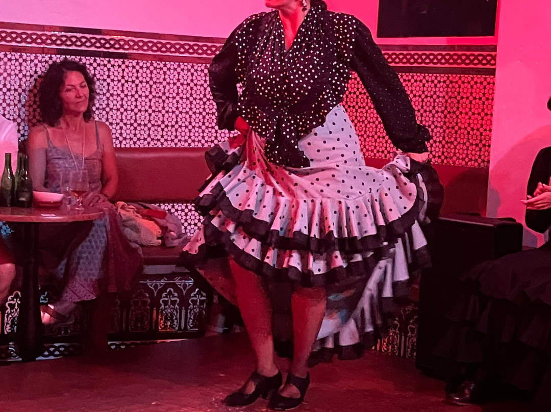 El Burro Blanco Flamenco Bar-内尔哈必去景点