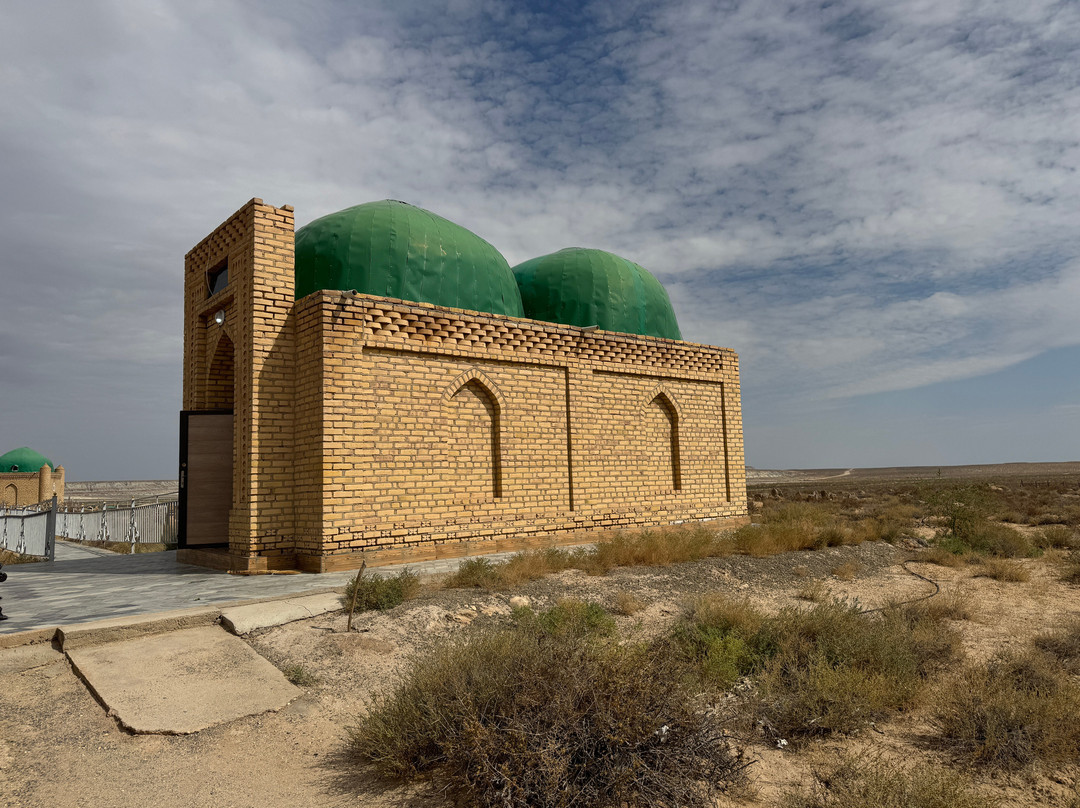 Gozli Ata Mausoleum-巴尔坎纳巴德必去景点