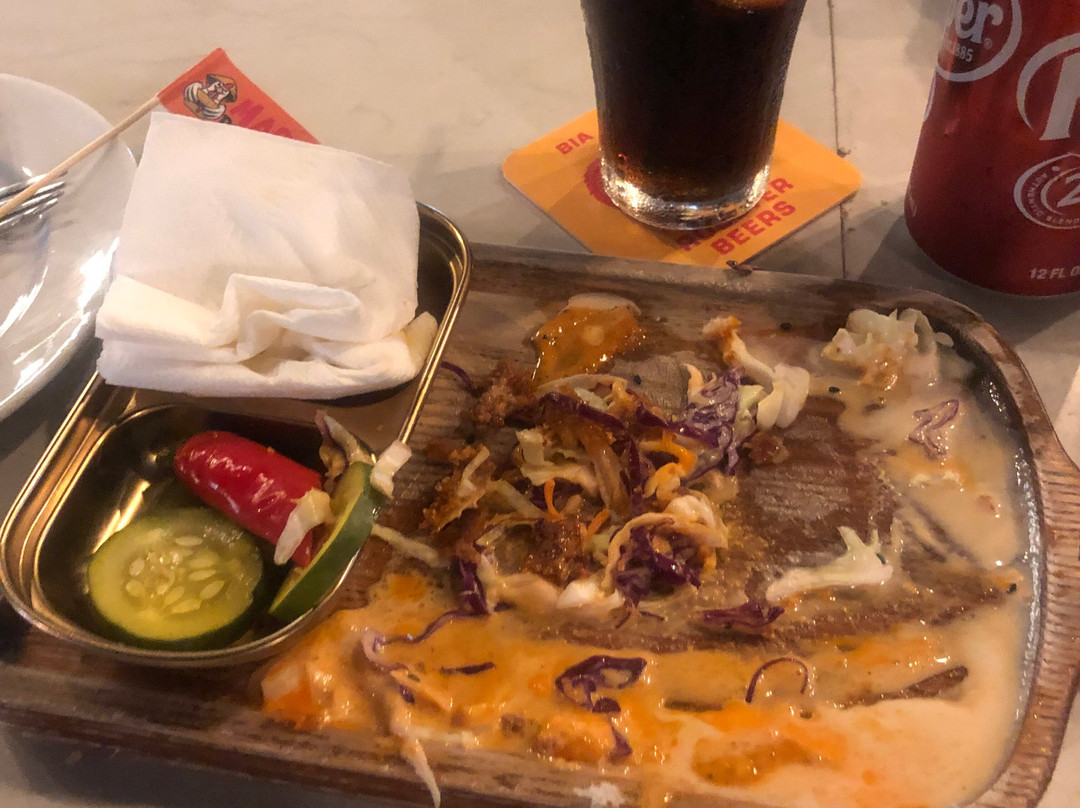 Mad Roosta | Burgers & Grill