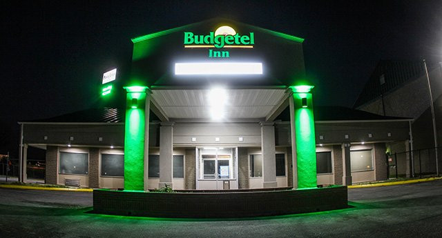 Budgetel Inn & Suites
