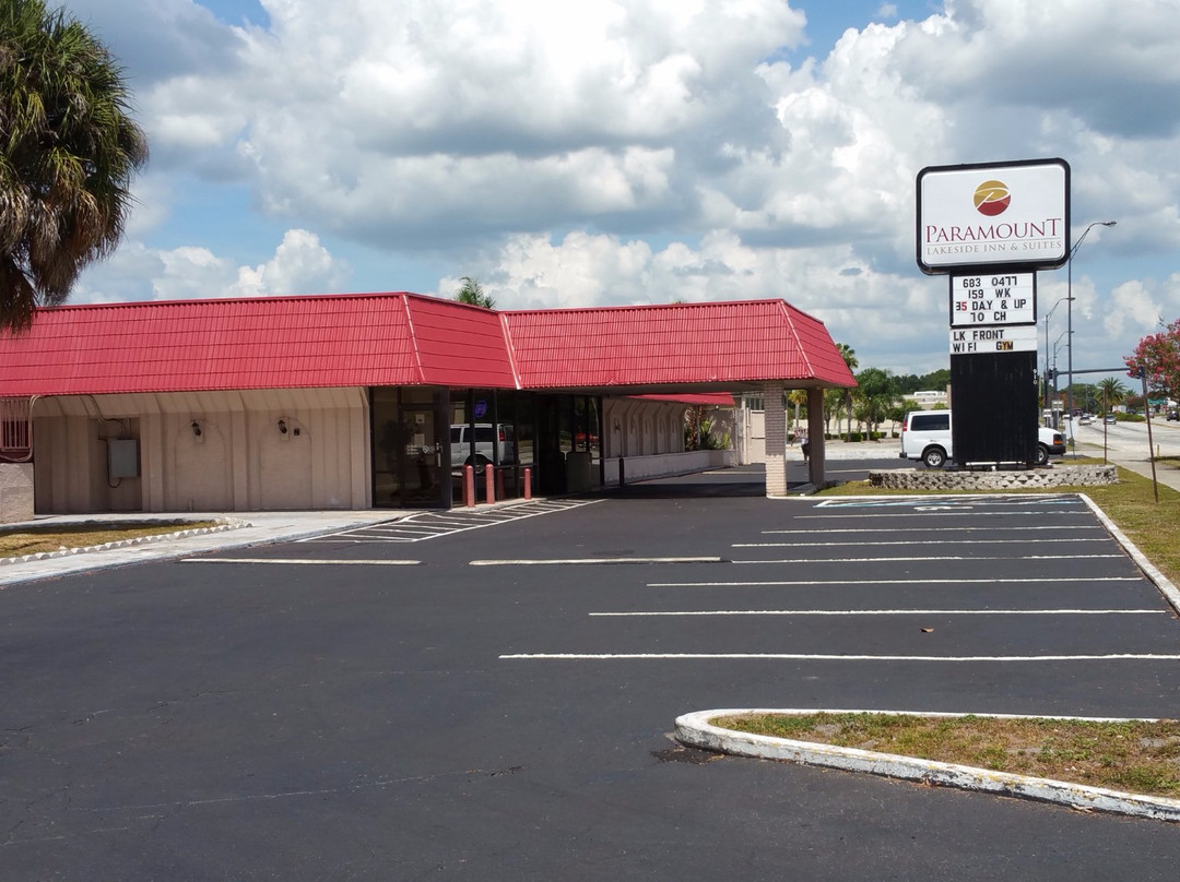Paramount Lakeside Inn and Suites